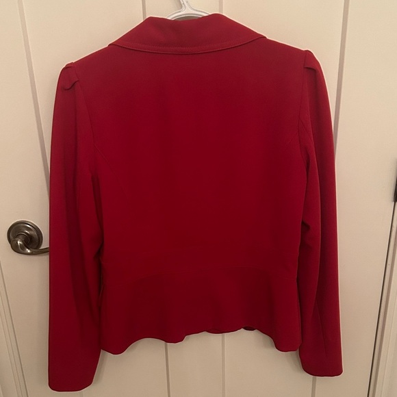 Elegant Puff-Sleeved Red Women's Femme Blazer, size 8/38, Made in Canada - Picture 8 of 10